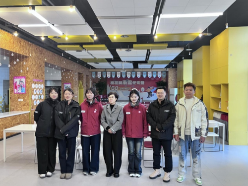 ����P(����)��ꐿ���(��һ)�c���L(zh��ng)��(�Ҷ�)����У�ڍ���(sh��)��(x��)����Ӱ����