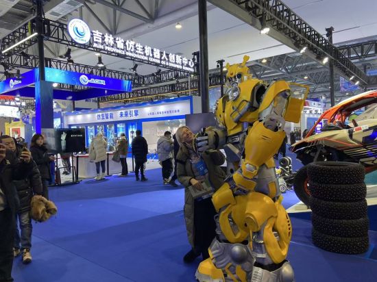 ��������c�����b��ġ����S�䡱��Ӱ������ �z