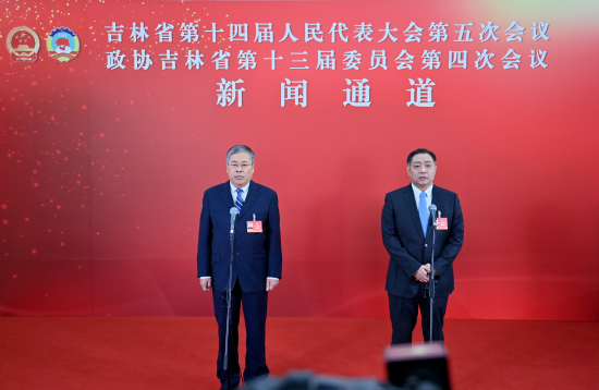 1��26�գ������f(xi��)����ʡ��ʮ����ί�T��(hu��)���ĴΕ�(hu��)�hί�Tͨ�������ބ���(��һ)�ش�ӛ���ᆖ(w��n)�� ���� �z