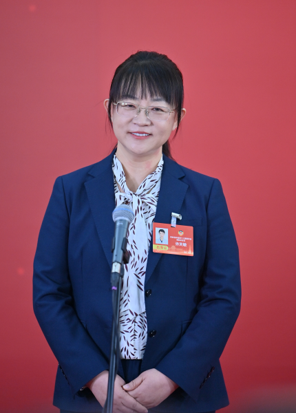 1��26���������f(xi��)����ʡ��ʮ����ί�T�����ĴΕ��hί�Tͨ�������S�����ش�ӛ���ᆖ�� ���� �z