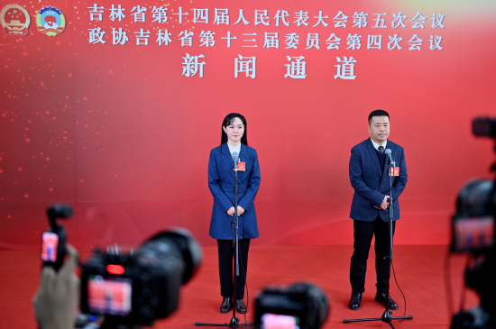 1��26���������f(xi��)����ʡ��ʮ����ί�T�����ĴΕ��hί�Tͨ�������u�B��(��һ)�ش�ӛ���ᆖ�� ���� �z