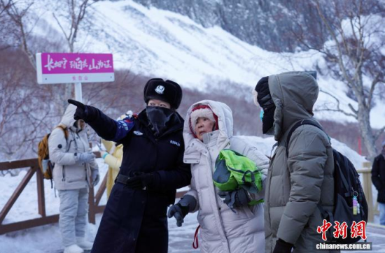 ���軨Ů�Ӿ���(w��)����ڜ�Ȫ�V�����ο�ָ�����[·�������w�� �z