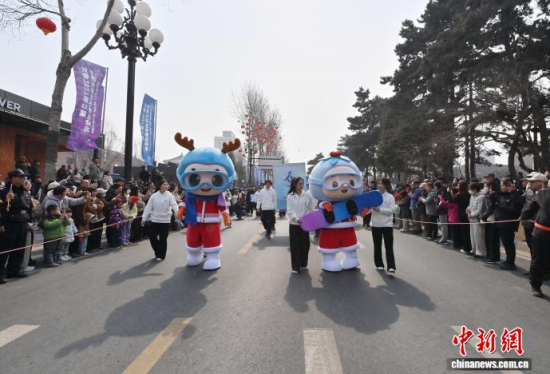 3��21�����L(zh��ng)��2027��33�������W(xu��)�������\(y��n)��(d��ng)��(hu��)�������ڼ����L(zh��ng)���c��Ҋ(ji��n)������������ӛ�� ���� �z