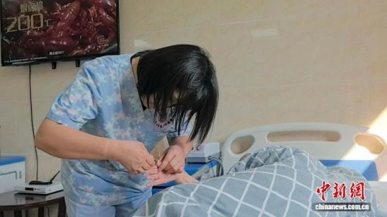 ���������ڽo���˼�ָ����ʯ���� �z